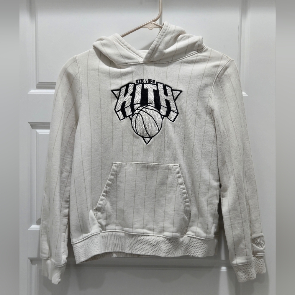 KITH NEW YORK KNICKS NY PINSTRIPE WILLIAM III HOODIE SANDRIFT BOYS XL 14/16